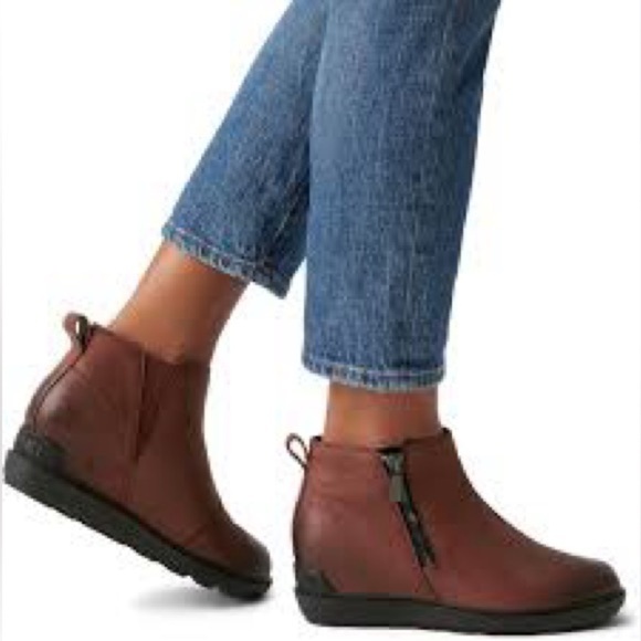 Sorel Evie II Zip Boots - Picture 1 of 13